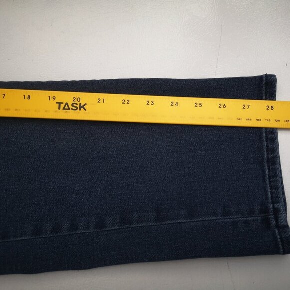 Denver Hayes Curvy Straight Ladies Size 14/30 Medium Wash Jeans - Picture 16 of 16